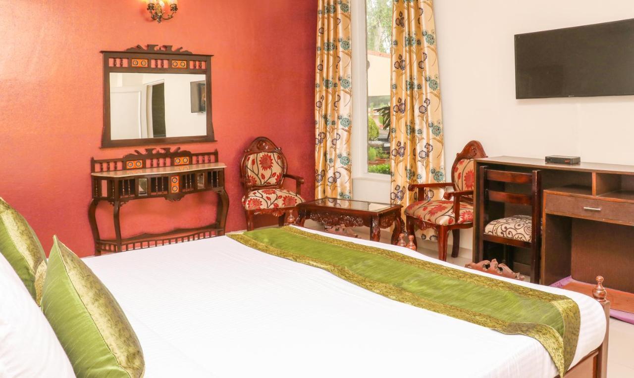 The Baghban Hotel & Resort, Bádámi Kültér fotó