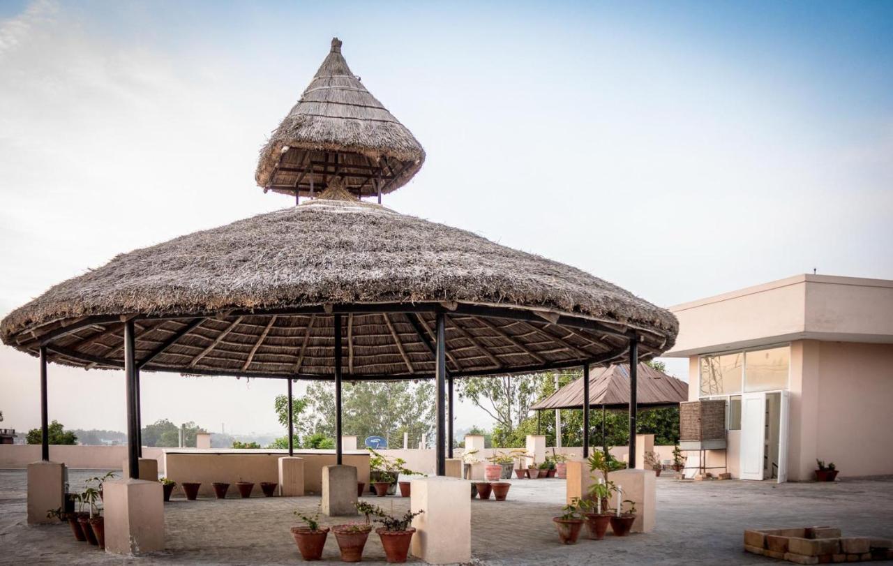 The Baghban Hotel & Resort, Bádámi Kültér fotó