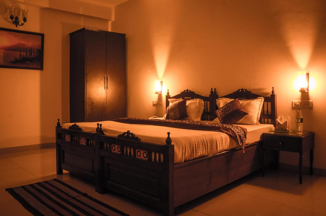 The Baghban Hotel & Resort, Bádámi Kültér fotó