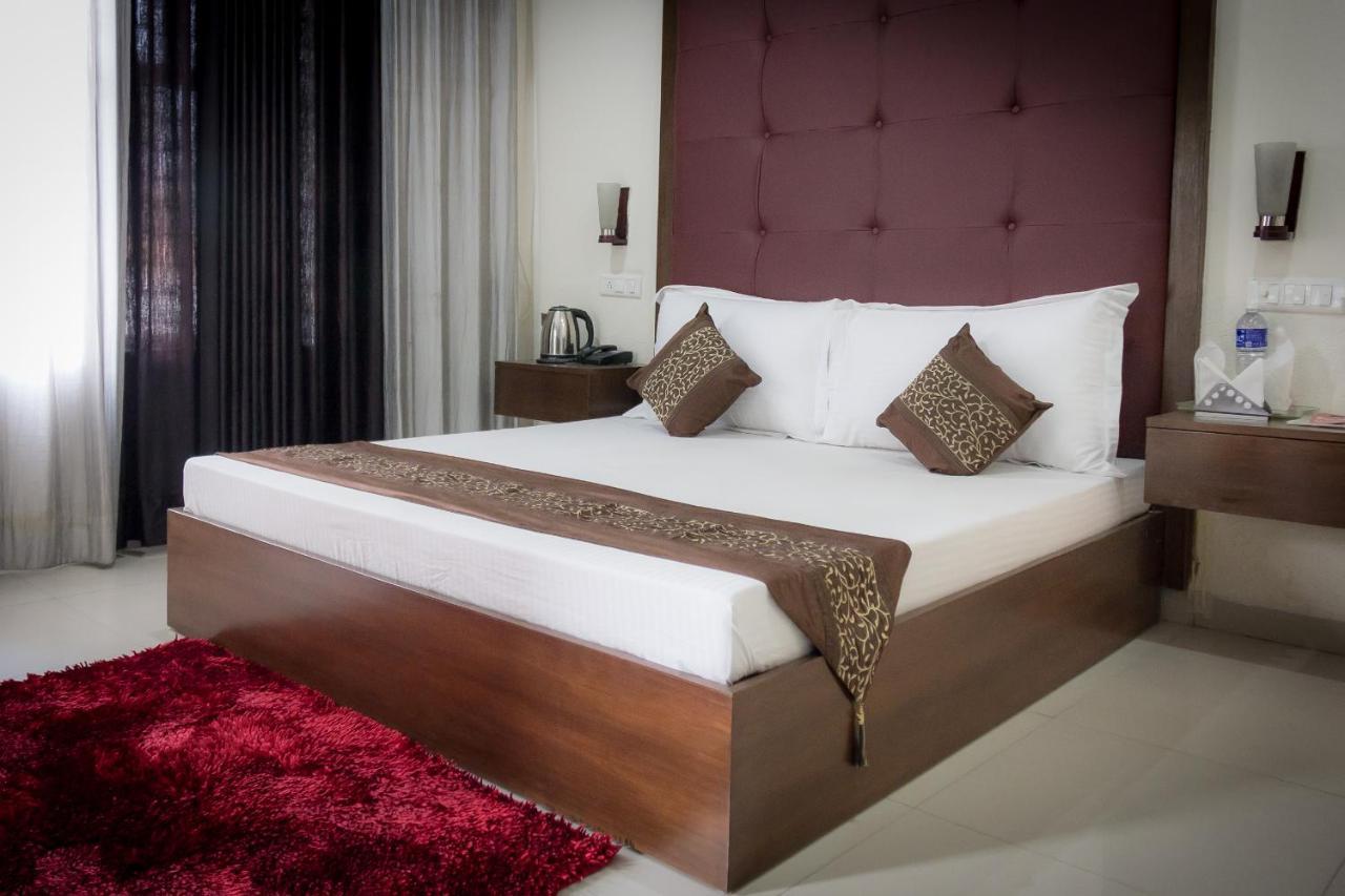 The Baghban Hotel & Resort, Bádámi Kültér fotó